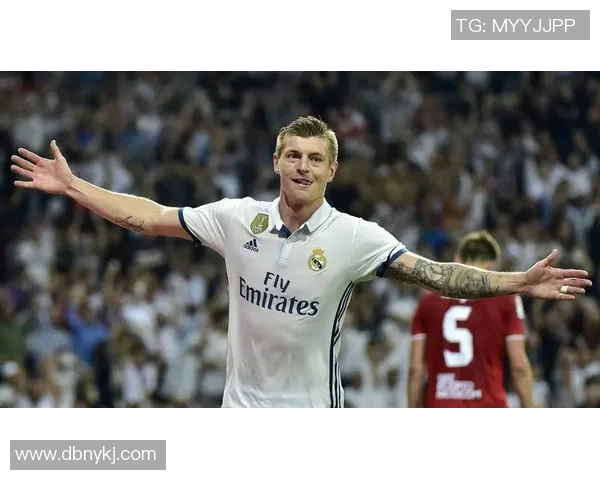 德国足球史上十大传奇球星盘点 揭示历史巨星的辉煌与影响 德国足球史上十大传奇球星盘点 揭示历史巨星的辉煌与影响