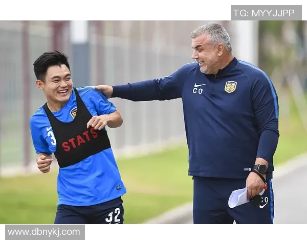 日本校园足球联赛新星崛起 校园球场上的未来之星纷纷亮相 日本校园足球联赛新星崛起 校园球场上的未来之星纷纷亮相